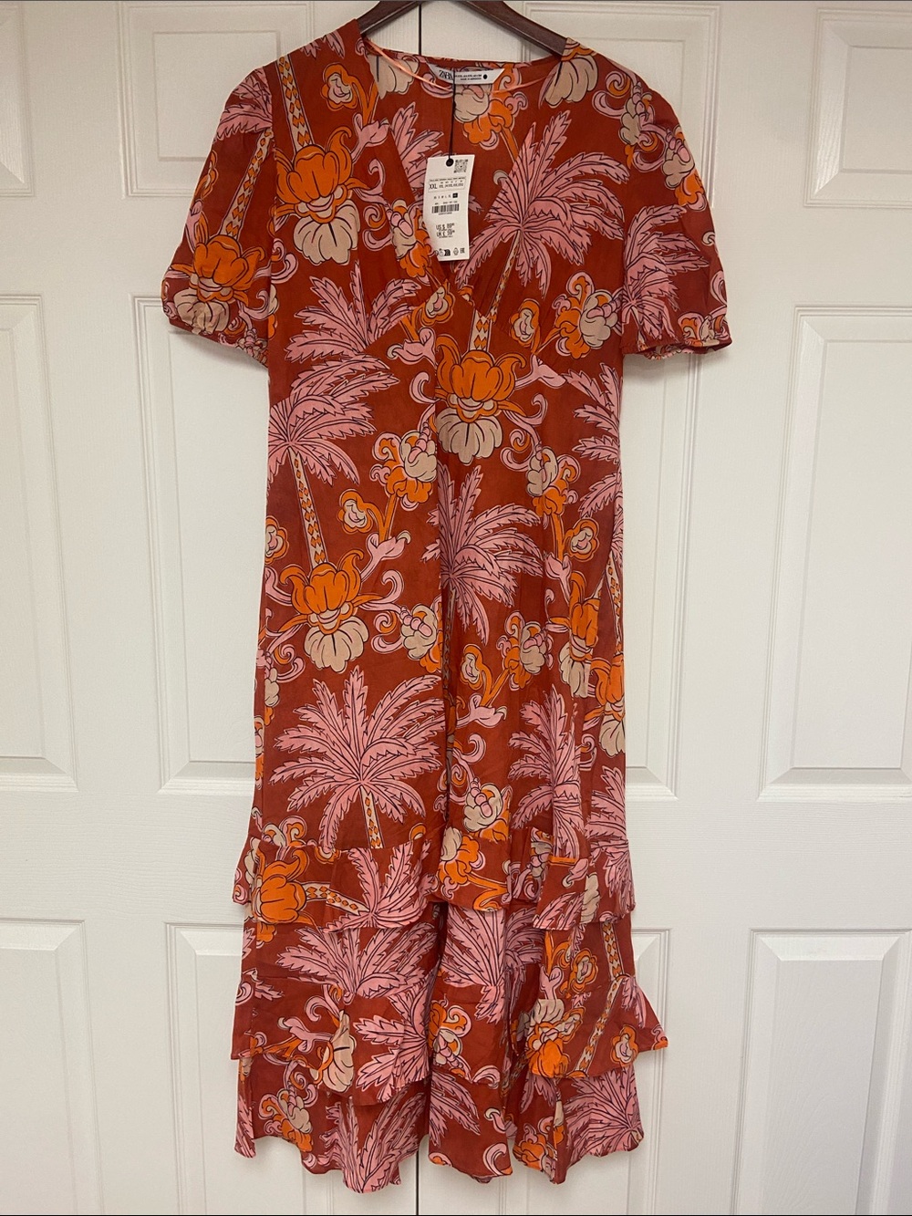 Zara Floral-Print Tiered Midi Dress with Pink & Orange. Brand New Size XXL
